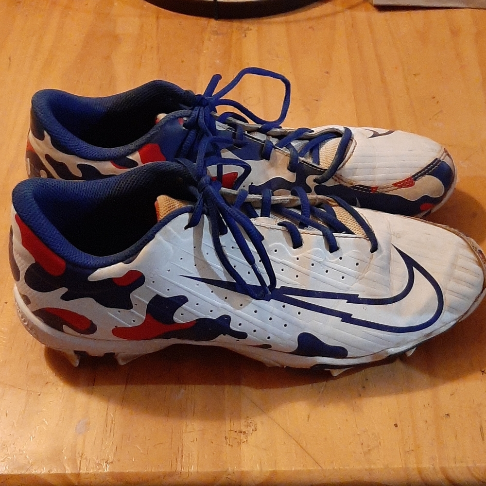 Mens Nike Vapor Fastflex cleats . Size 10.5
